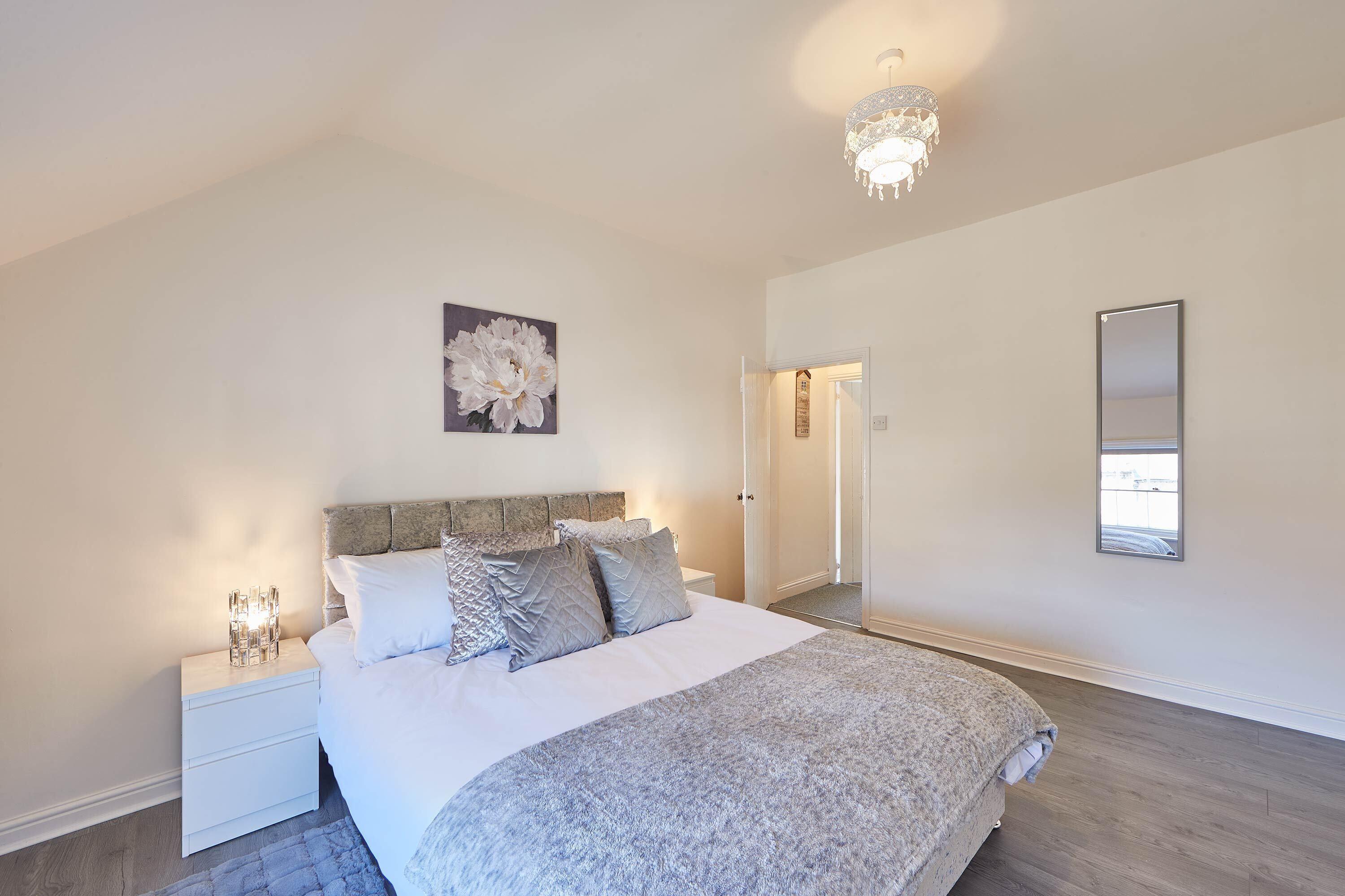 House | 3 bedrooms, individually decorated, individually furnished