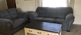 Adorable 2 bedroom 1 bath house pet friendly nearby shopping and hospital