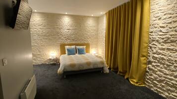 6 bedrooms, free WiFi, bed sheets