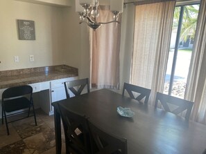 Dining - Resort Like living Cheerful 3-bedroom home with a pool. (Glendale)