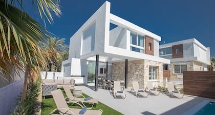 Ayia Napa Kube Villa KB3 - a villa that sleeps 12 guests in 5 bedrooms