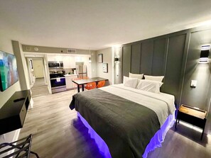 1 bedroom, desk, free WiFi, bed sheets