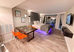 1 bedroom, desk, free WiFi, bed sheets