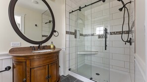 Handdukar och toalettpapper