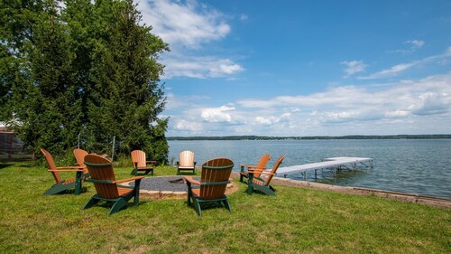Wolffy's House on the Hill: Charming Cayuga Lake Home with Sunrise Views!