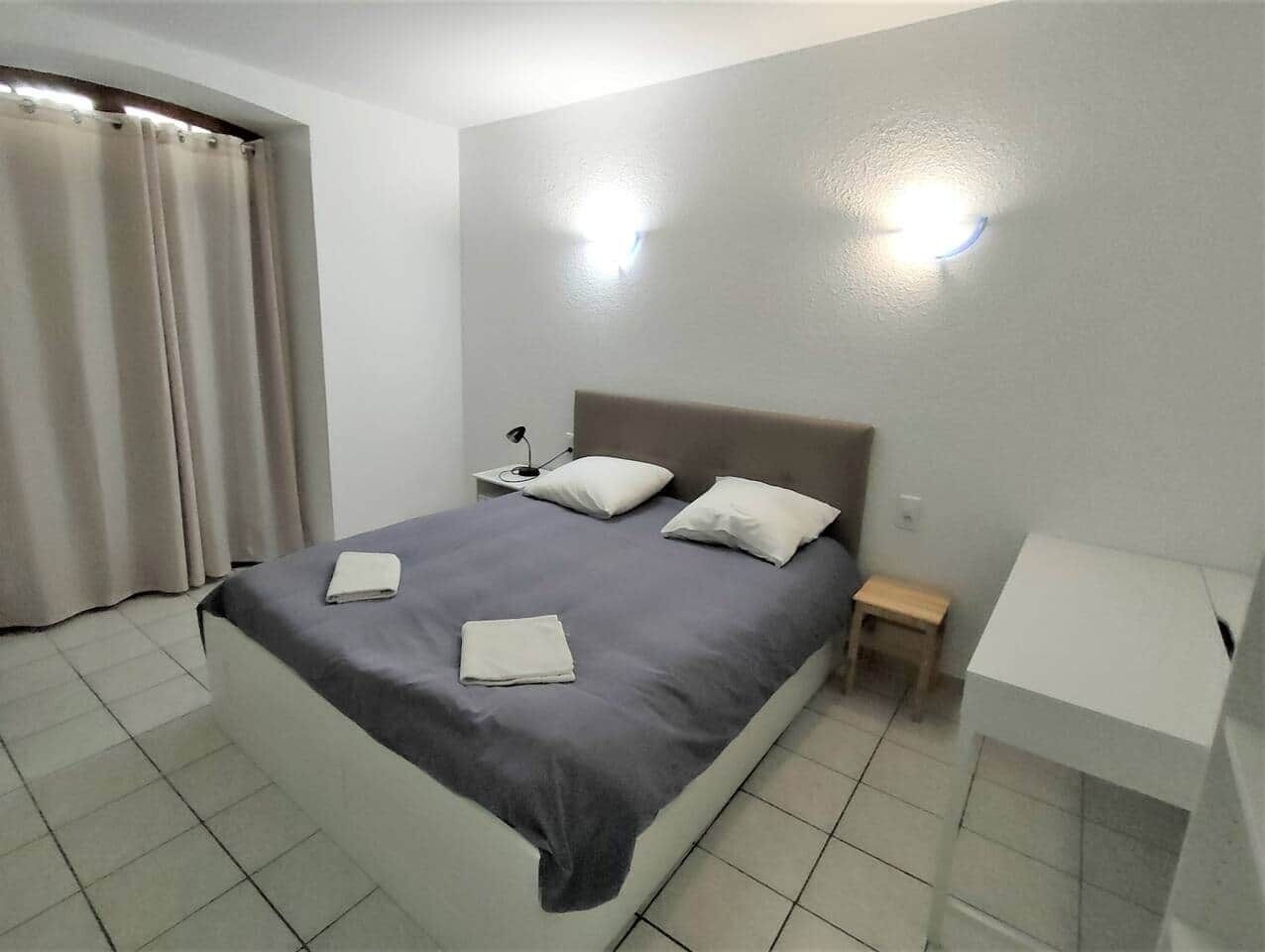 2 bedrooms, iron/ironing board, WiFi