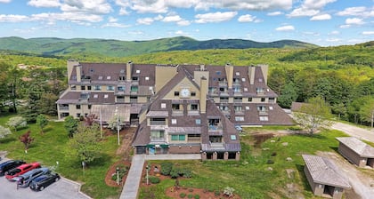 The Sky's the Limit at Mountain Green 2BD/2BA: Close to Slopes / Discount Tickets