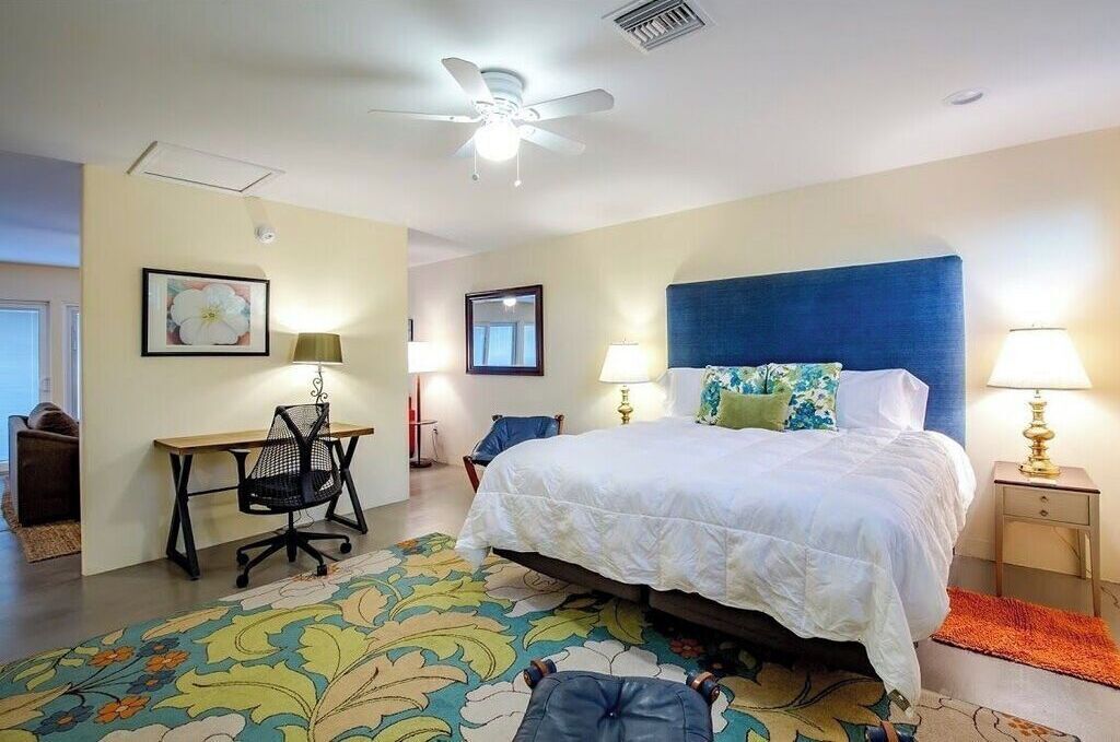 1 chambre, bureau, fer et planche à repasser, Wi-Fi gratuit