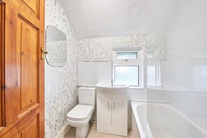 House | Bathroom - Blue Sky Cottage (Whitby)