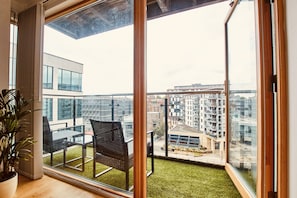 Deluxe Apartment, Private Bathroom, River View | Balcony view - Deluxe City Centre Apt Balcony View Free Parking (Leeds)