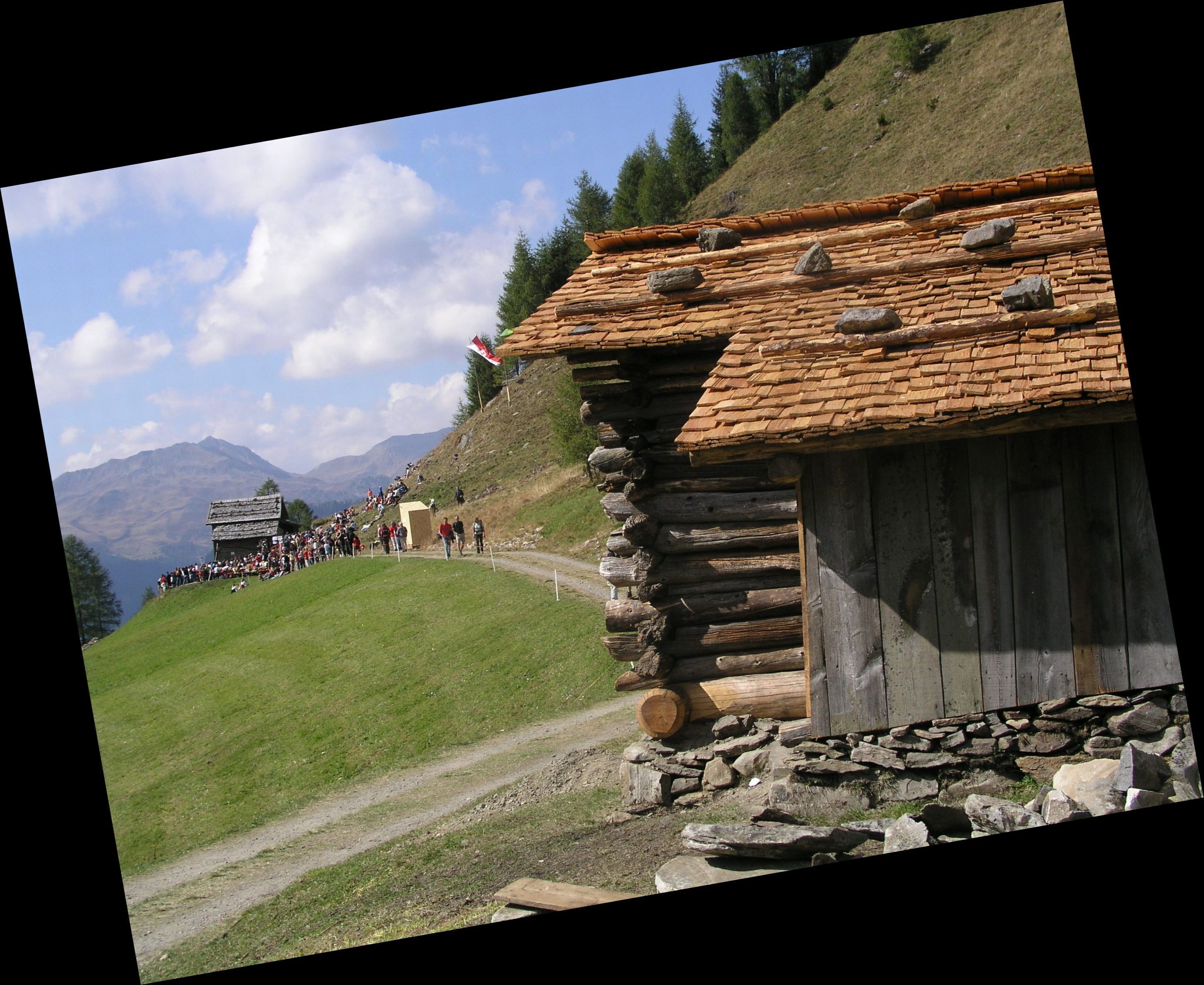 Lärchenholzschindel - Wandern in ursprünglicher Natur