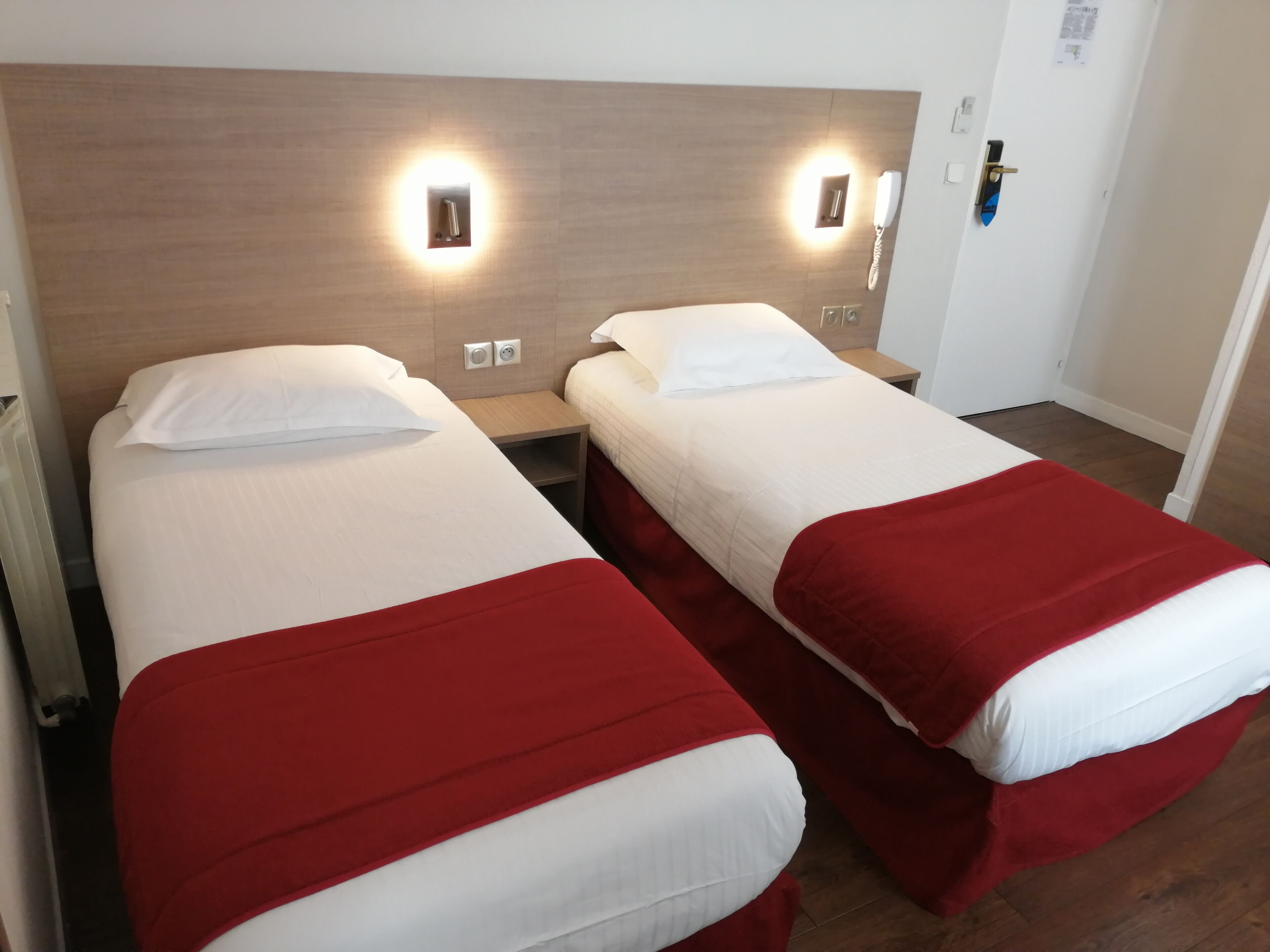 superior twin room | 1 bedroom, minibar, in-room safe, desk