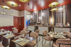 Daily buffet breakfast (EUR 15 per person)