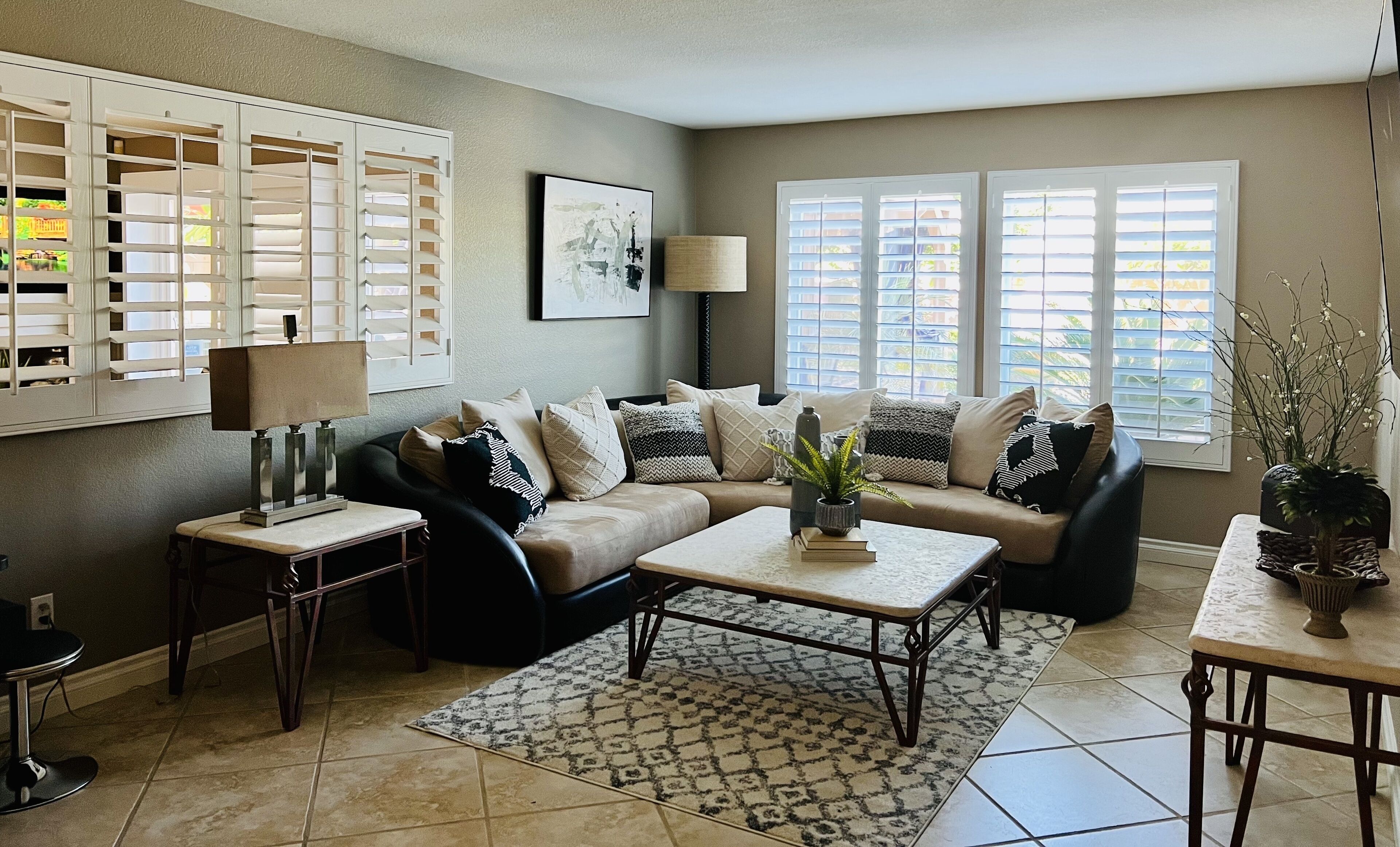 House w pool/hot tub near festivals, hiking trails, golf & tennis tournaments