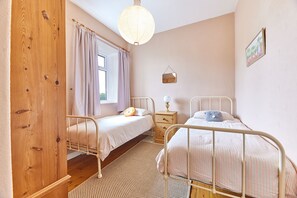 2 bedrooms, iron/ironing board