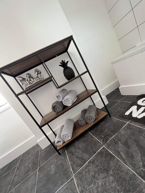 Apartment, Private Bathroom (Crows Nest Apt 2) | Bathroom - Crows Nest (Par)