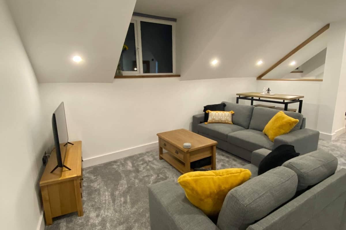 Apartment, Private Bathroom | Lounge