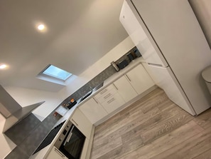 Apartment, Private Bathroom | Private kitchen - Crows Nest (Par)