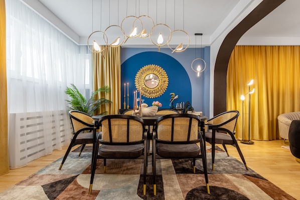 Luxury Apartment, 3 Bedrooms, Balcony | Dining room - Birds of Paradise (Bucharest)