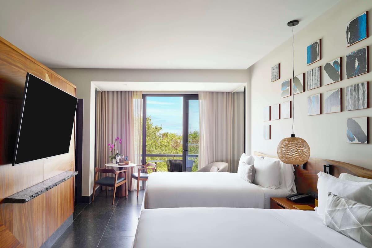 premium bedding, pillow-top beds, minibar, in-room safe