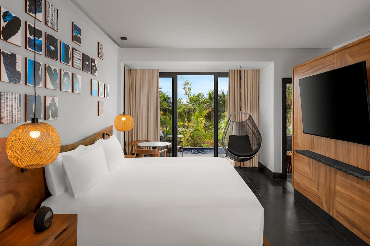 Premium bedding, pillow-top beds, minibar, in-room safe