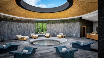 Couples treatment rooms, sauna, hot tub, steam room, body treatments