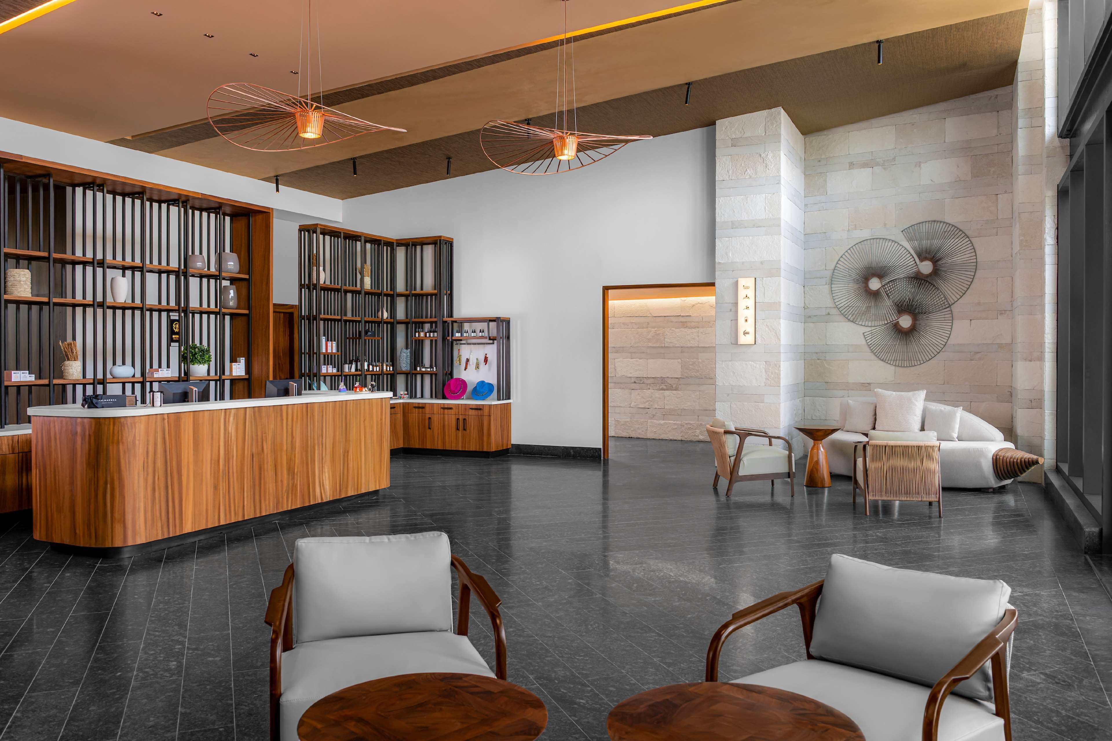 couples treatment room(s), sauna, hot tub, steam room, body treatments