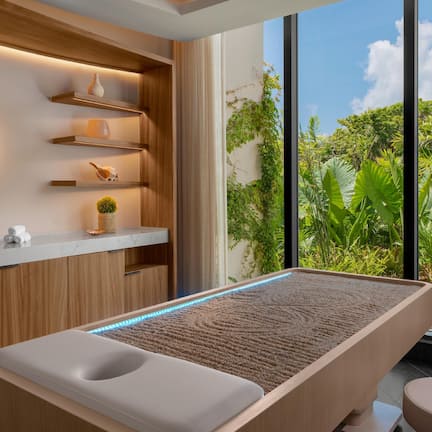 Couples treatment rooms, sauna, hot tub, steam room, body treatments