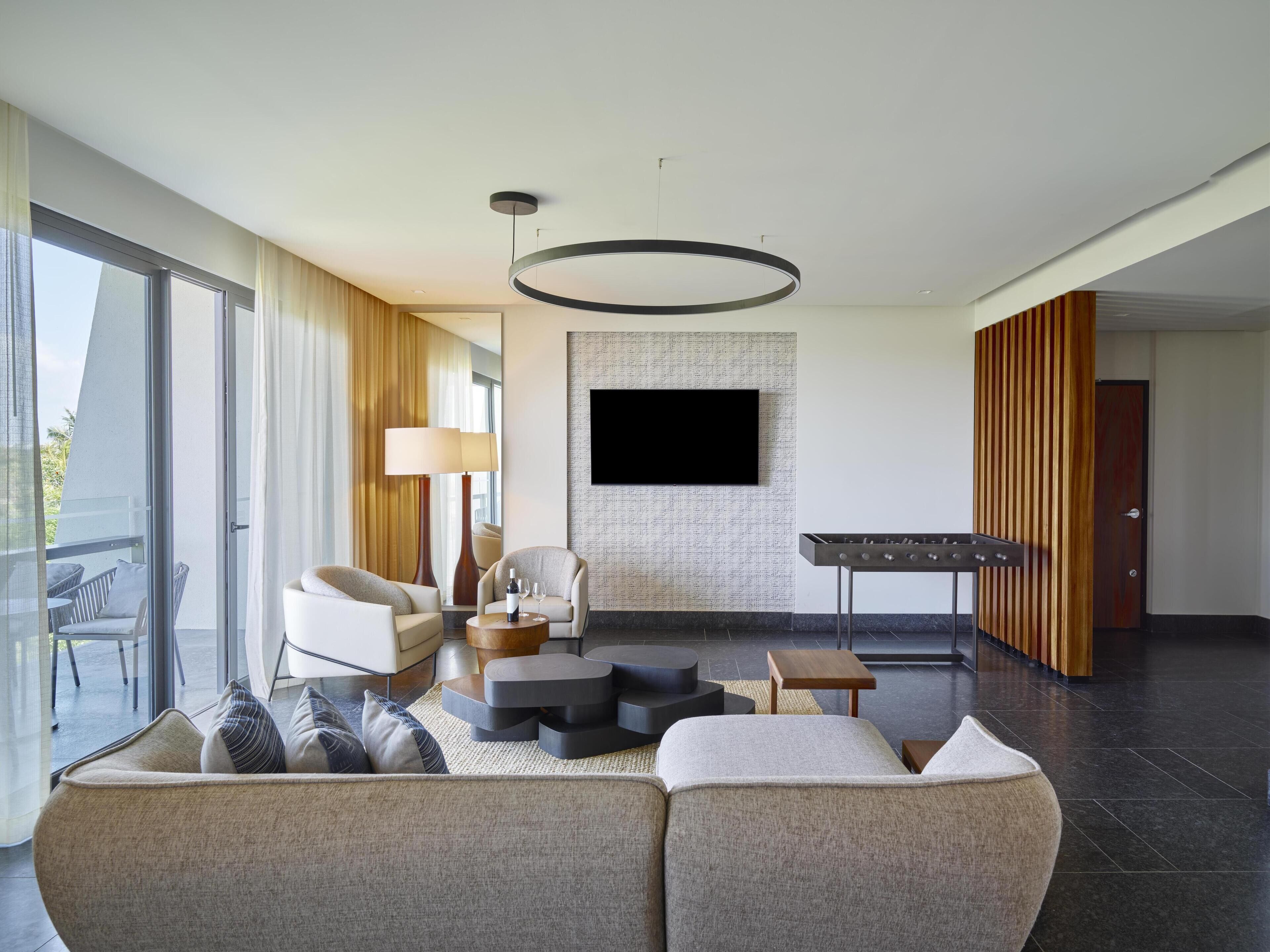 Suite, 1 habitación, vista al océano (Governors Suite) | Área de sala de estar