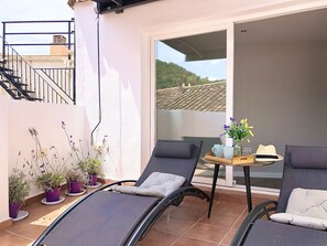 Superior Apartment, Private Bathroom (2 ático ) | Garden - Suites La Merced Malaga365 (Málaga)