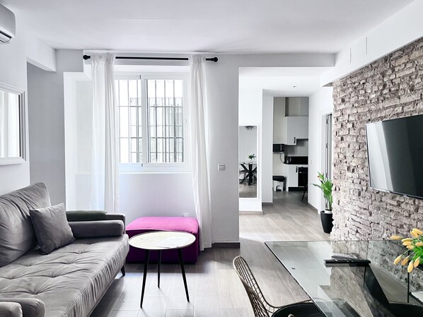 Standard Apartment, Private Bathroom | Lounge