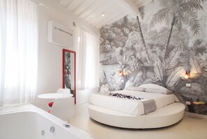 1 habitación, caja de seguridad en la habitación y cuna de viaje 