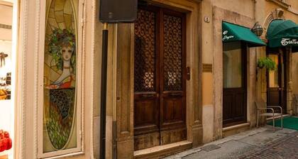 Αn enchanting residence in front of the Juliet house