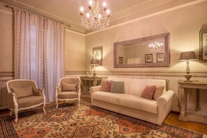 Exclusive Apartment | Living area