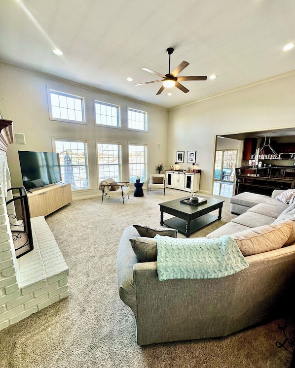 Smart TV, fireplace, video games, DVD player