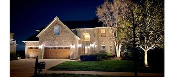 WATER FRONT LUXURY HOME WILL FEEL LIKE A RESORT FOR 10