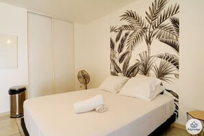 Iron/ironing board, free WiFi, bed sheets