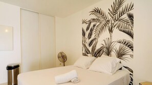 Iron/ironing board, free WiFi, bed sheets