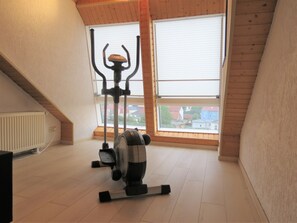 Fitness facility - Penthouse Wolkenstein spacious 155 m² maisonette with whirlpool, air conditioning & fireplace (Senftenberg)