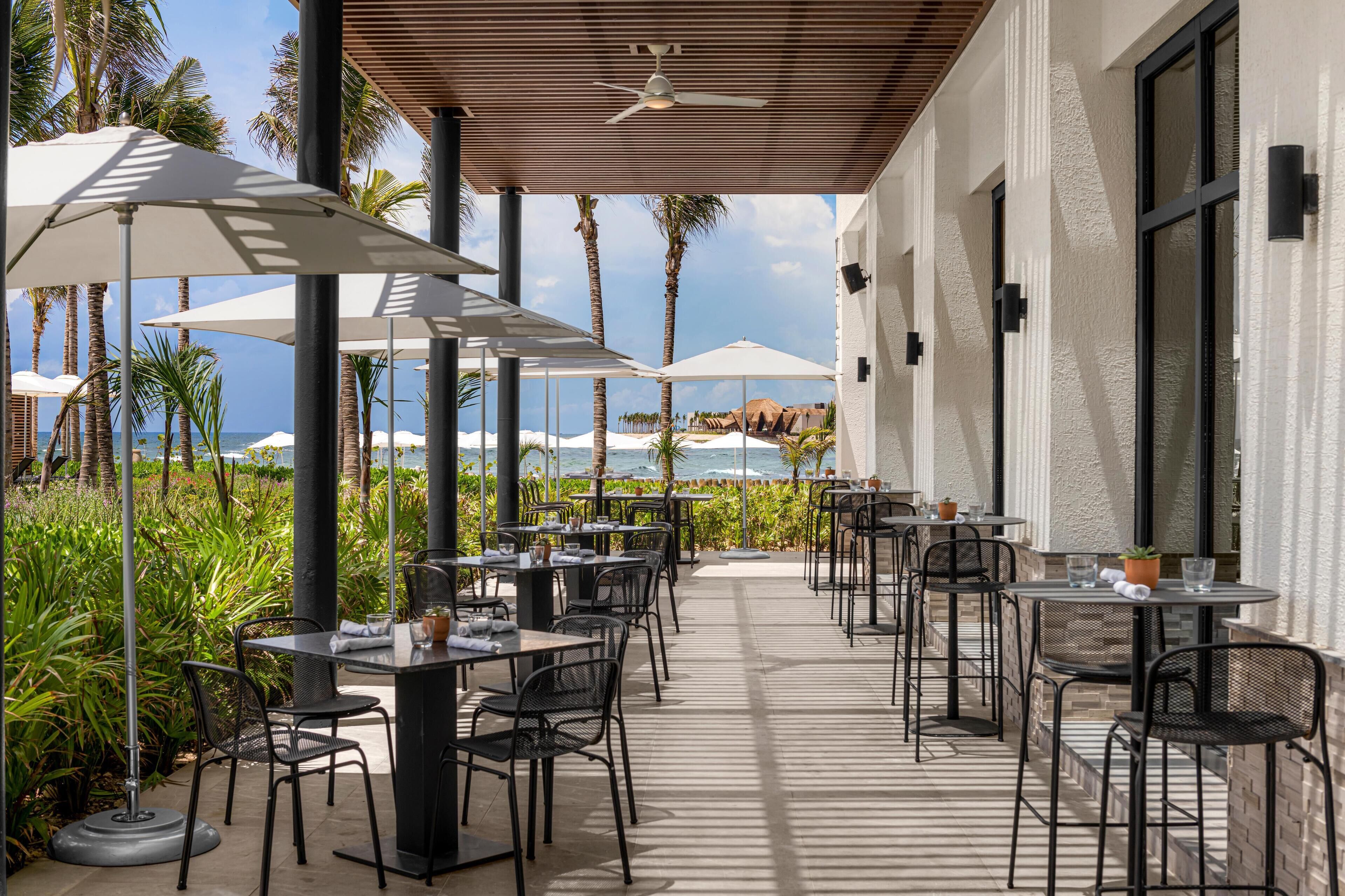 9 restaurants; lunch and dinner served