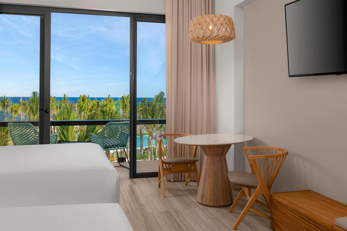Club Room, 2 Queen Beds, Resort View, Ocean View | Vista desde la habitación
