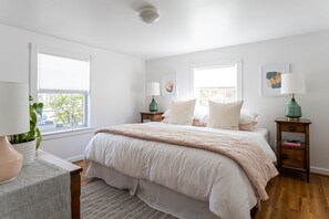 3 bedrooms, iron/ironing board, WiFi, bed sheets