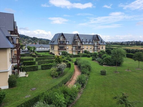 Sumptuous 3-room apartment, close to the beach and Deauville