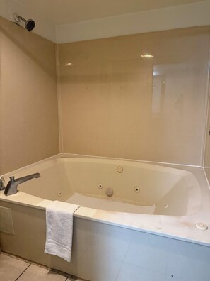 Bathroom - Budgetel Inn and Suites Fort Gordon Augusta (Augusta)