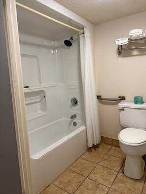 Bathroom - Budgetel Inn and Suites Fort Gordon Augusta (Augusta)