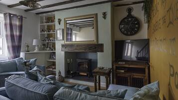 Cottage, Private Bathroom | Lounge