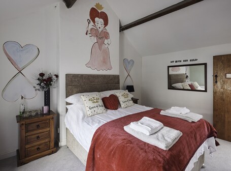 Violets Wonderland Cottage - Image 21