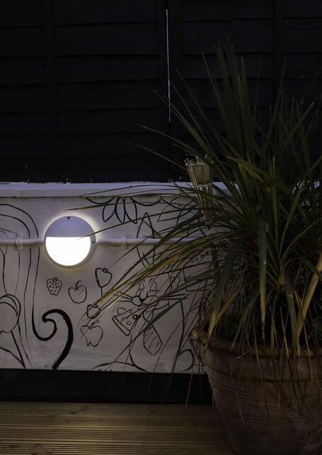 Violets Wonderland Cottage - Image 7
