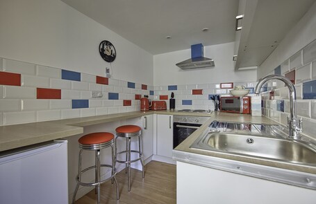 Violets Wonderland Cottage - Image 11