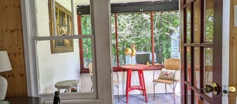 Cheerful fish cabin 1 Bdr. Pool open from July 1 st   , outdoor fireplace